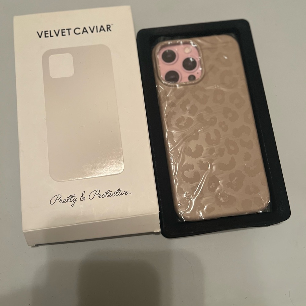 NIB Velvet Caviar Nude Leopard Phone Case